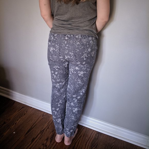 Grey flower print pants - Picture 2 of 2